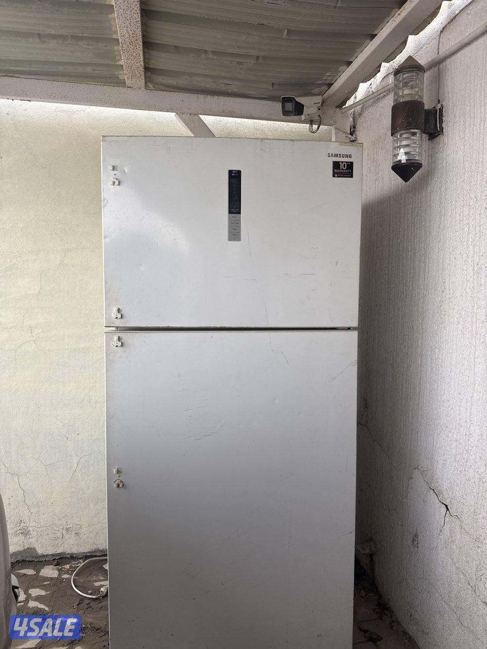 للبيع طاولة تلفزون + كراسي حديد0