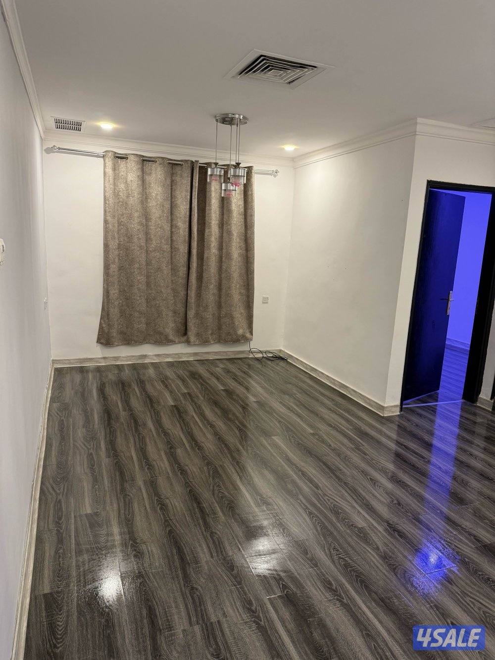 يوجد لدينا شقق الايجار غرفة وصالة ومطبخ وحمام خلو وفاضي الاستلام فوري1