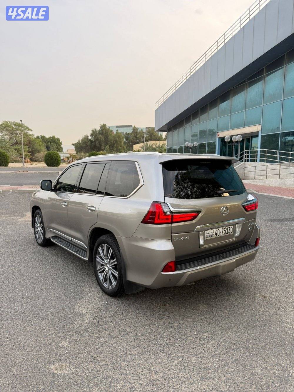 لكزس 2017 الدرجه الاولى صبغ الوكاله المالك الاول شرط الفحص الكامل4