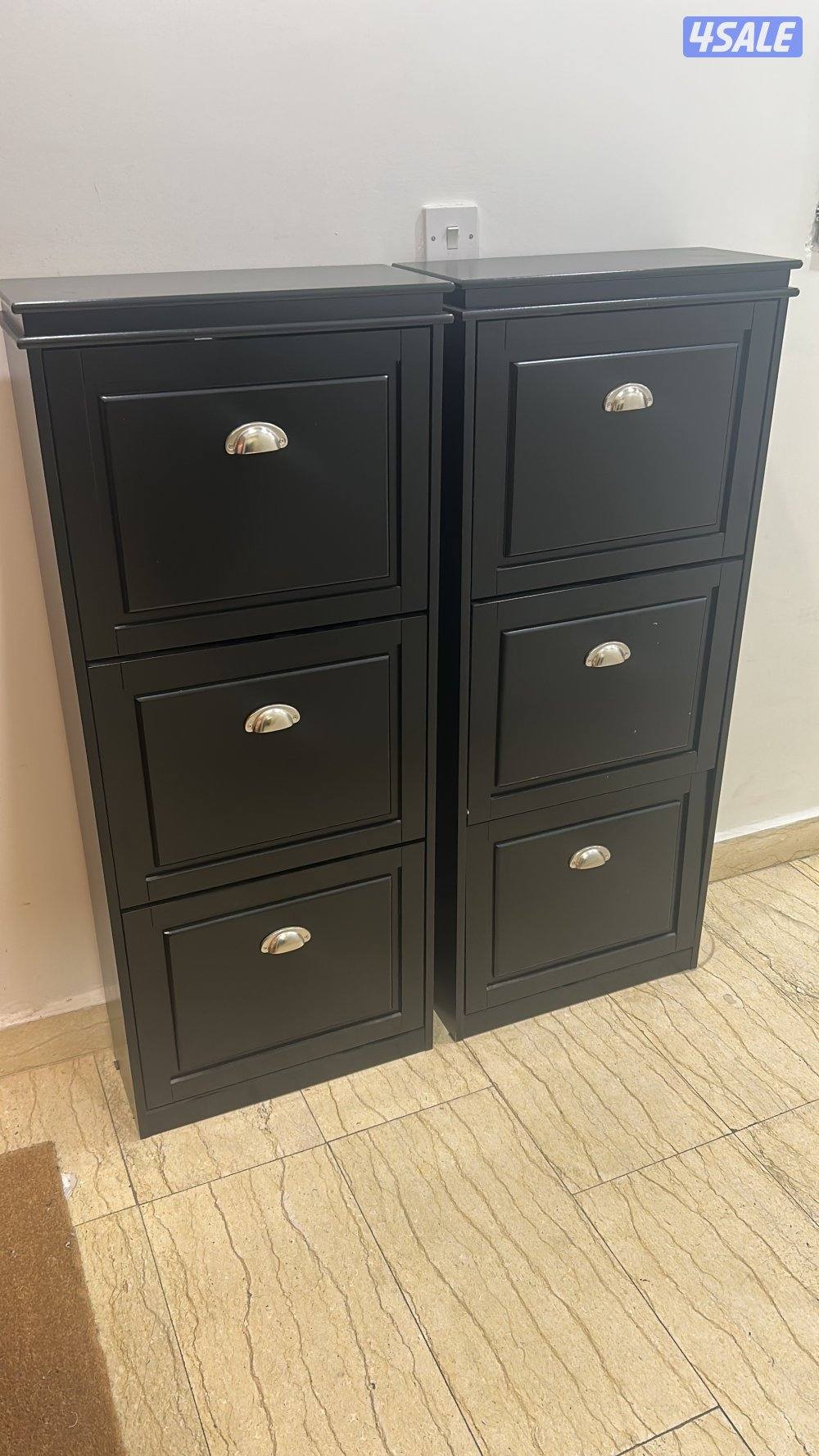 للبيع كبتين للحذاء شي مرتب ونظيف4