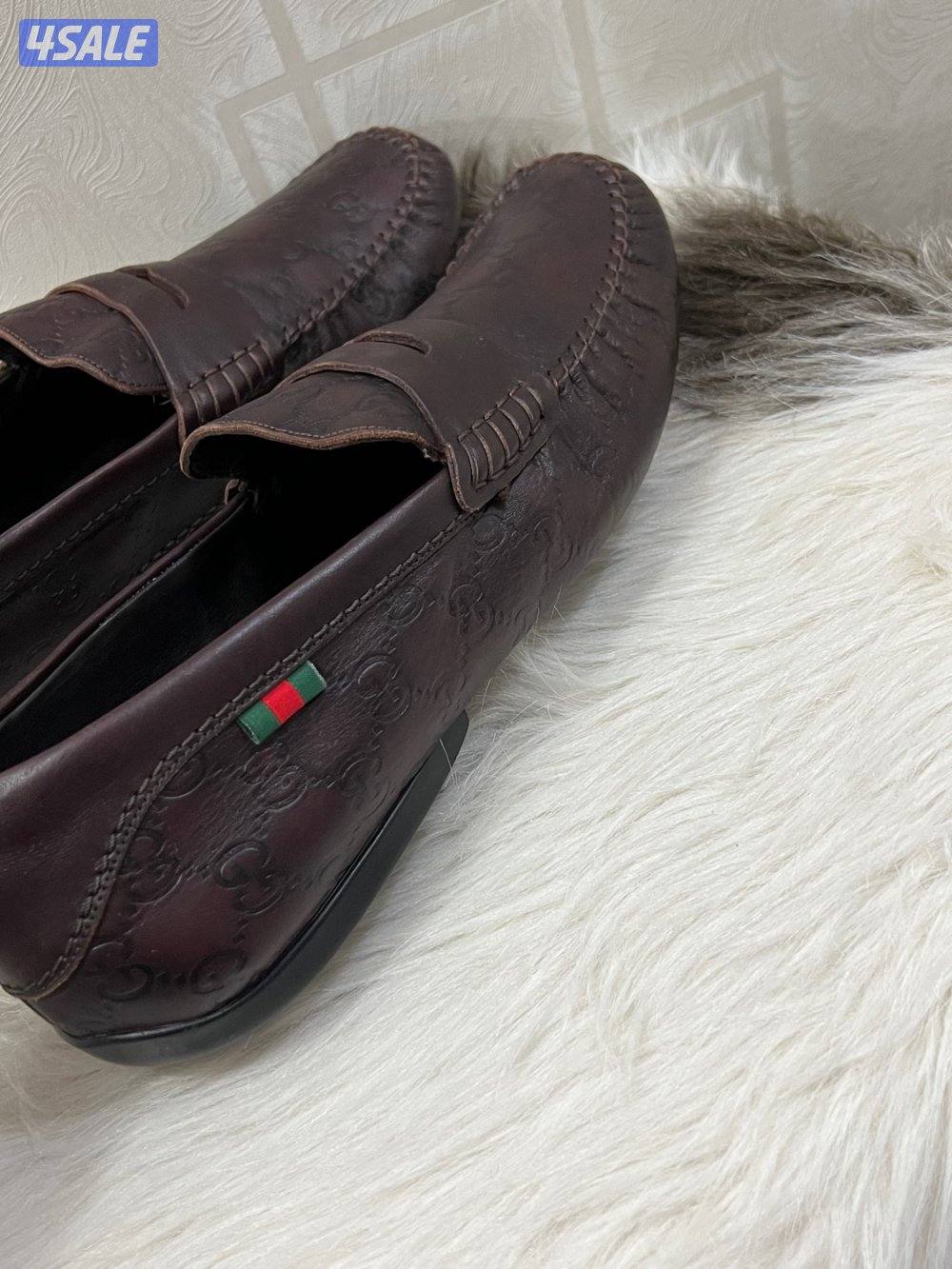 جوتي قوتشي اصلي مستعمل مقاس ٤٥1