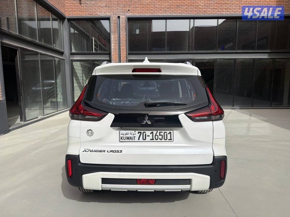 ميتسوبيشي اكسباندر موديل 2023 صبغ وكالة3
