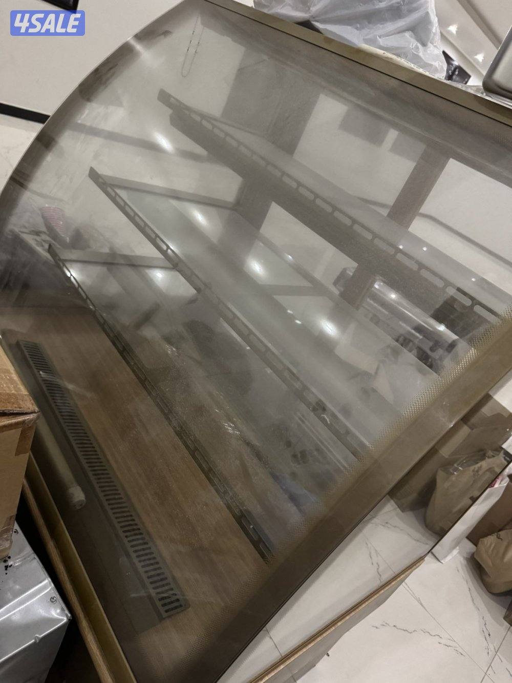 ثلاجة عرض ب حالة ممتازه2