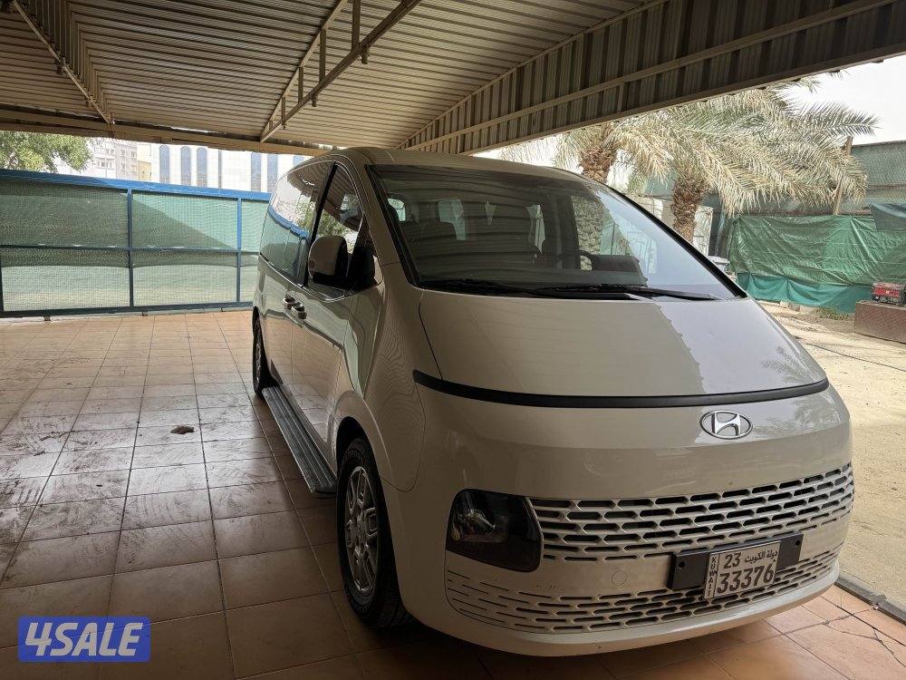 للبيع باص هيونداي ستاريا موديل 2023 ماشي 202 الف2