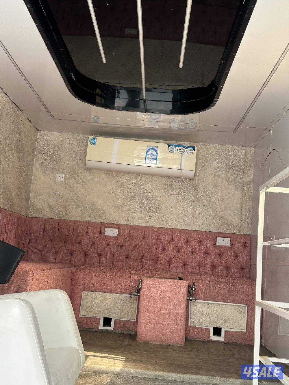 تراك مجهز صالون12