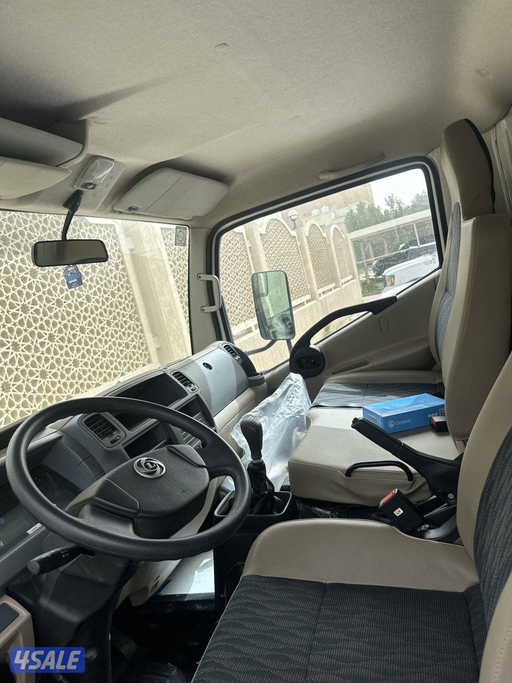 تراك مجهز صالون15