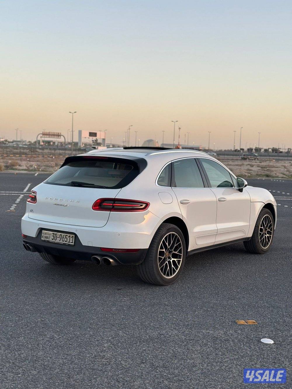 بورش ماكان موديل 2015 ابيض عداد 168 الف كامل المواصفات بانوراما3