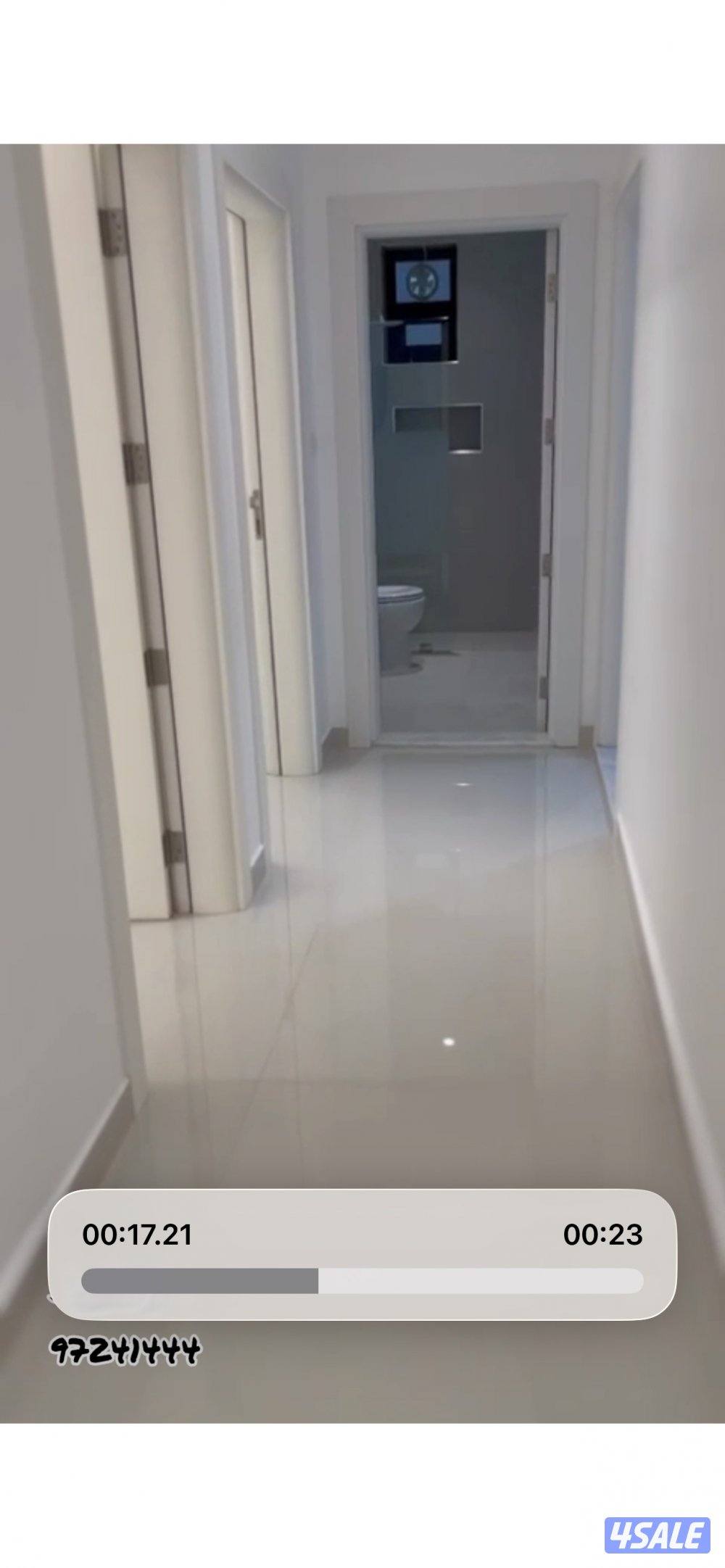 للإيجار شقة ثلاث غرف وصاله وغرفة للخدمات0