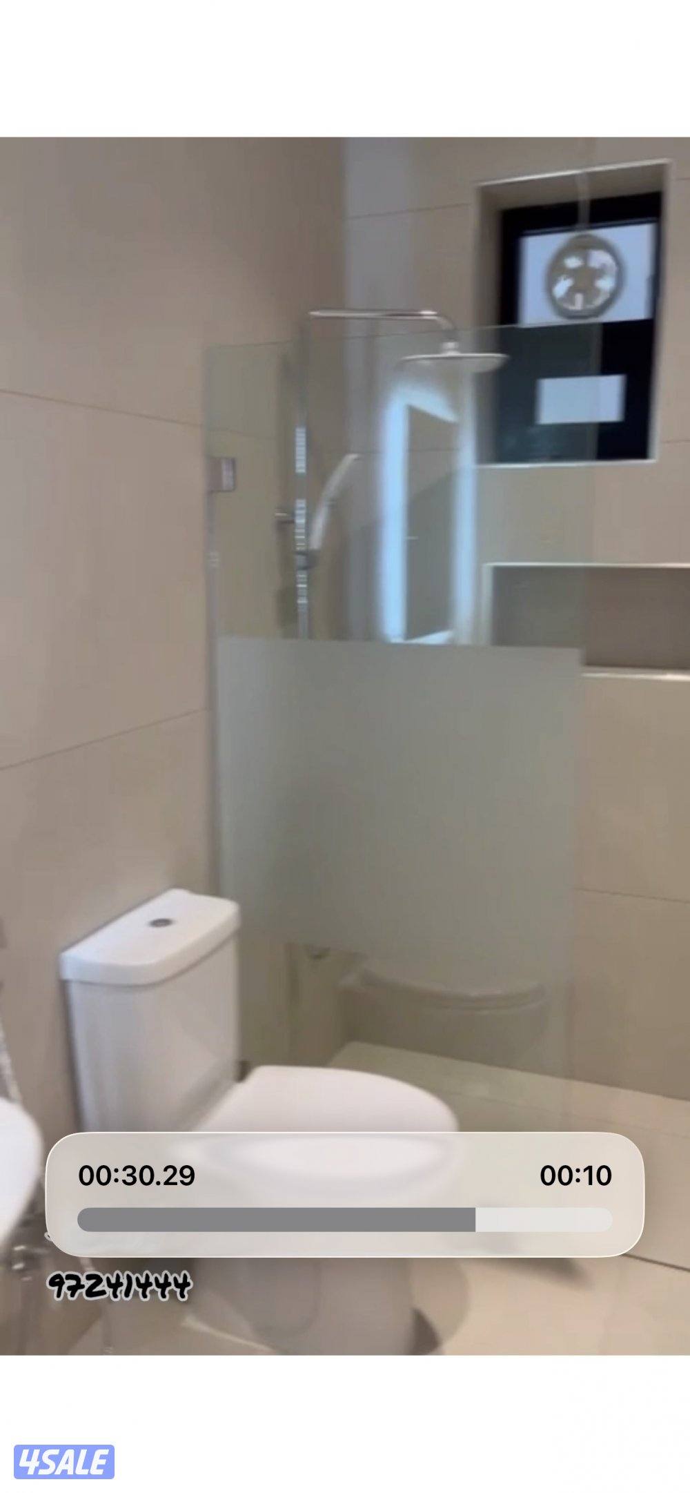 للإيجار شقة ثلاث غرف وصاله وغرفة للخدمات3