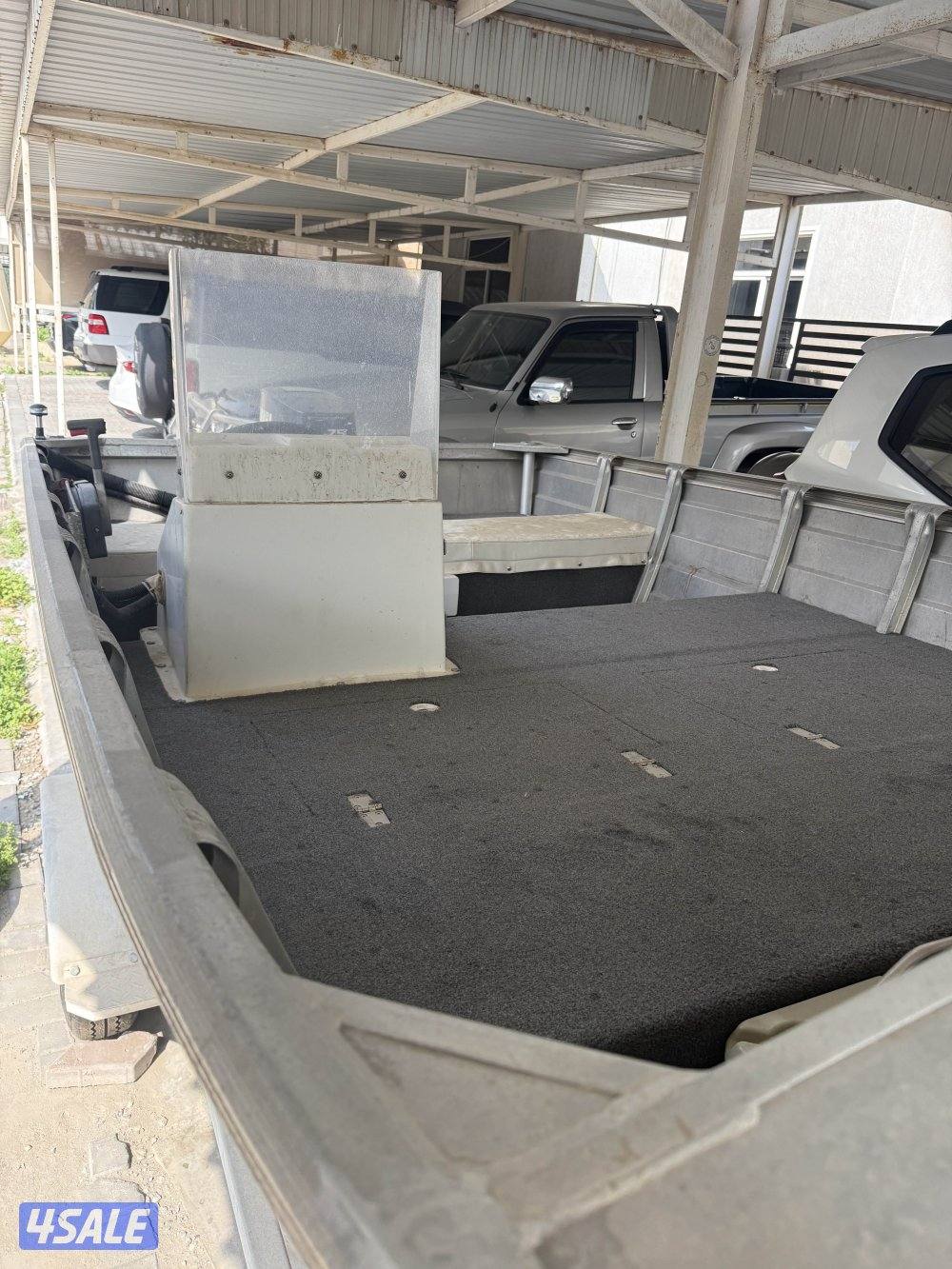 للبيع طراد المنيوم الصناعه استراليه بحاله جيده جدا 16 قدم والمكينه 750