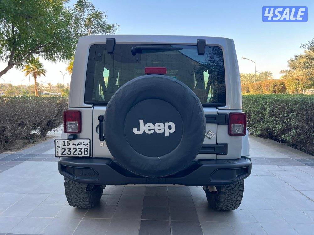 للبيع جيب رانقلر صحارى اعلى فئه موديل 2017 ( شـرط الـفـحـص )4
