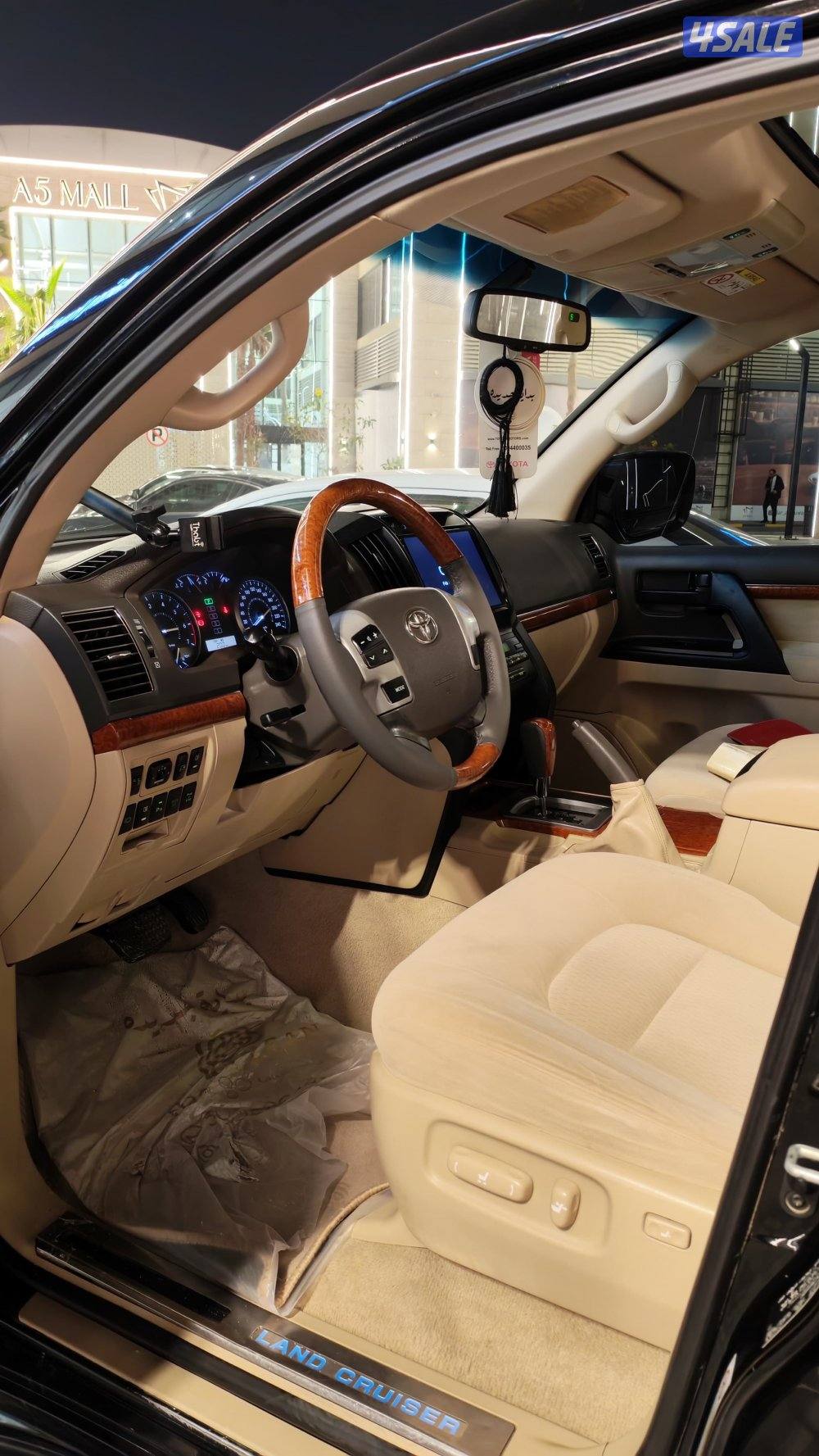 V8 GXR الساير8