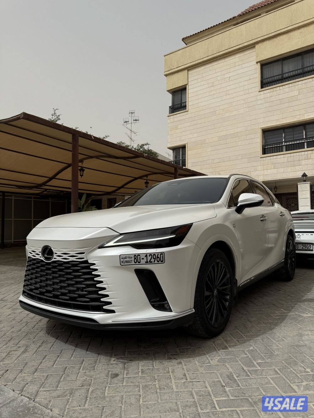 للبيع لكزس RX350 بحالة الوكالة1