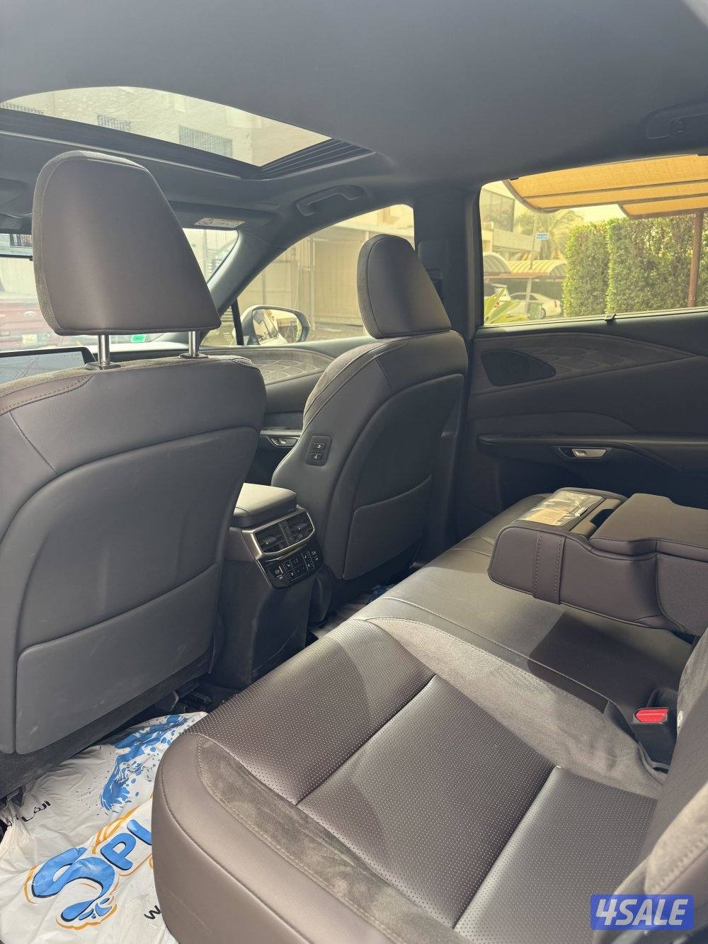 للبيع لكزس RX350 بحالة الوكالة3