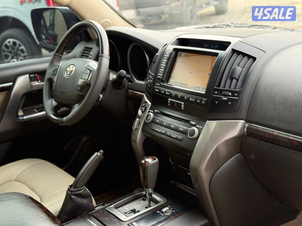 LAND CRUISER VXR 5.7 V8 _20097