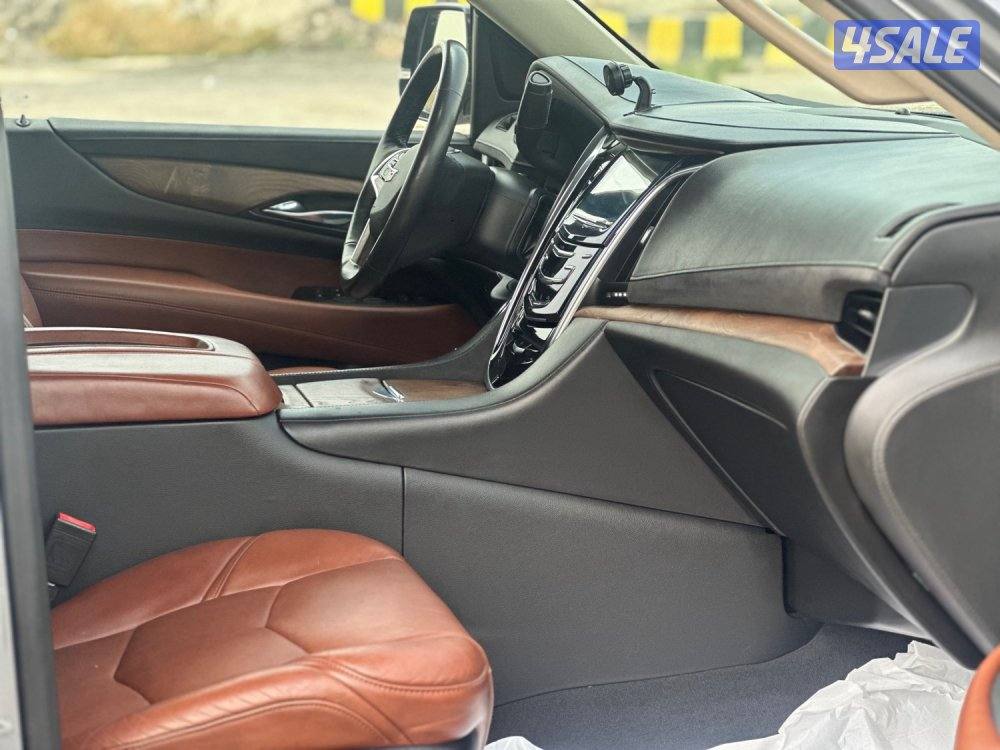 للبيع كاديلاك اسكاليد ماشي ١٤٠ الف كيلو4