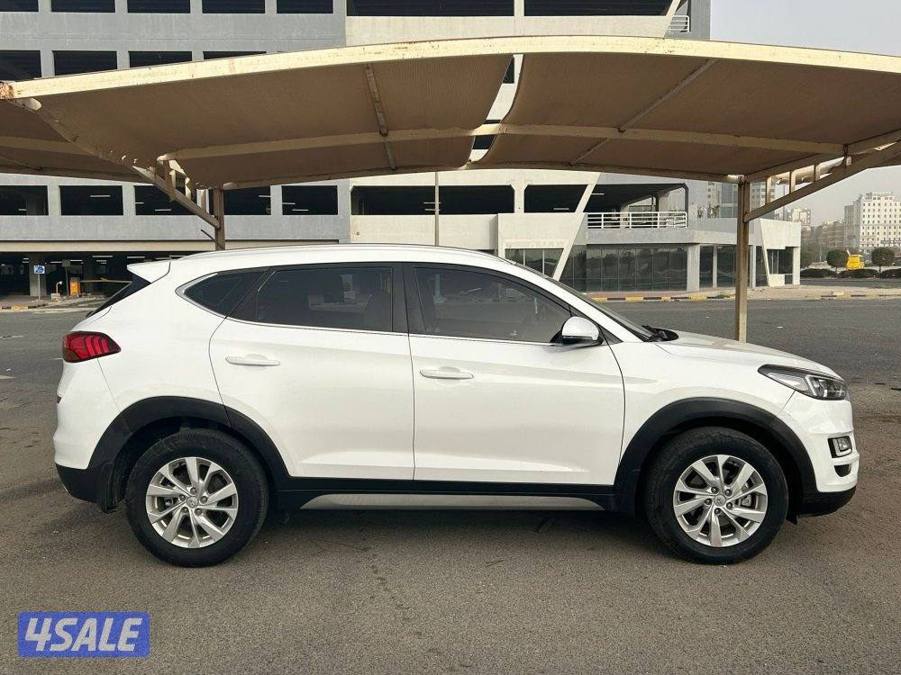 هيونداي توسان - موديل 2021 - شرط الفحص - صبغ الوكالة - عداد 68 الف3