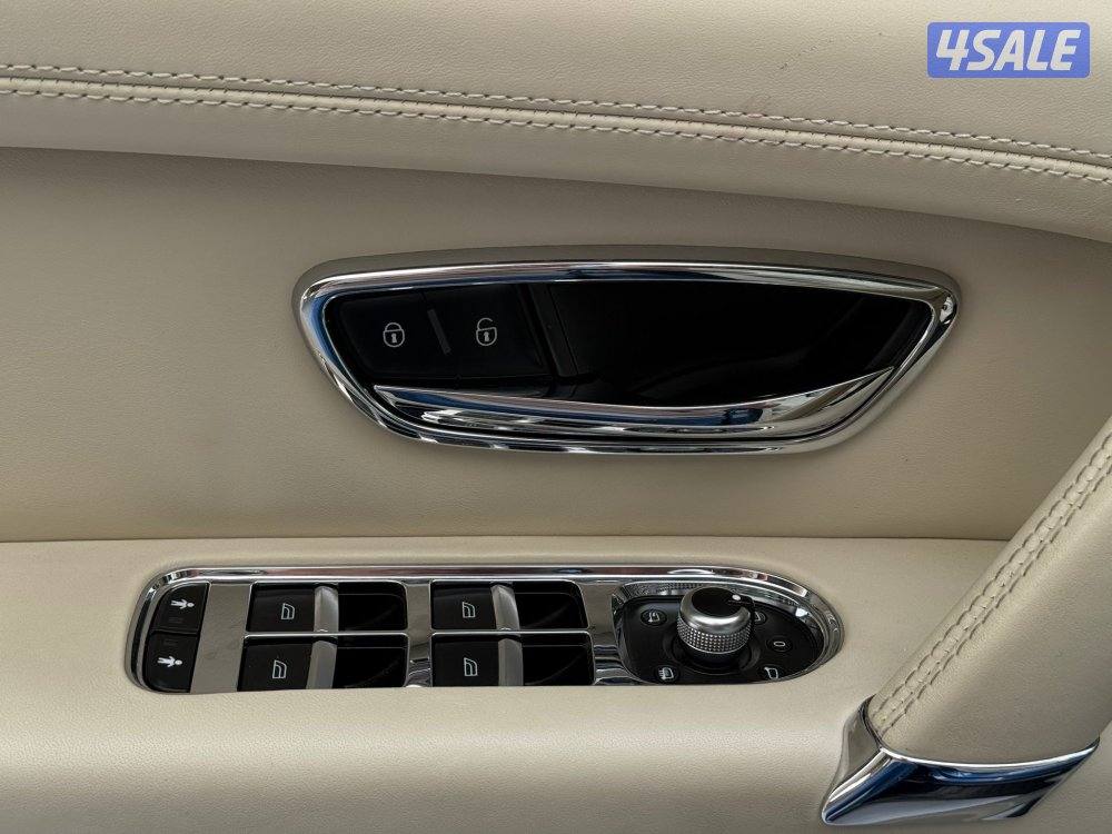 بنتليBENTAYAGA V8 موديل2019 عداد43الف كيلو وارد الزياني تحت الكفاله14