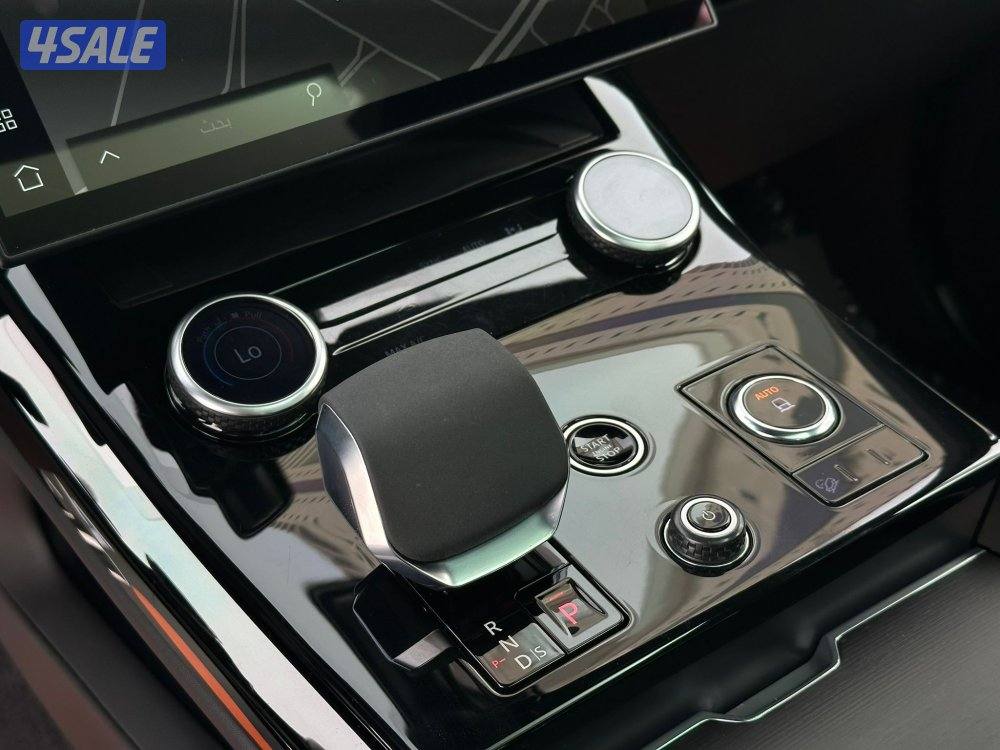 رنج روفرSPORT v6 اوتوبايغرافي موديل2023 عداد53الف الغانم تحت الكفاله11