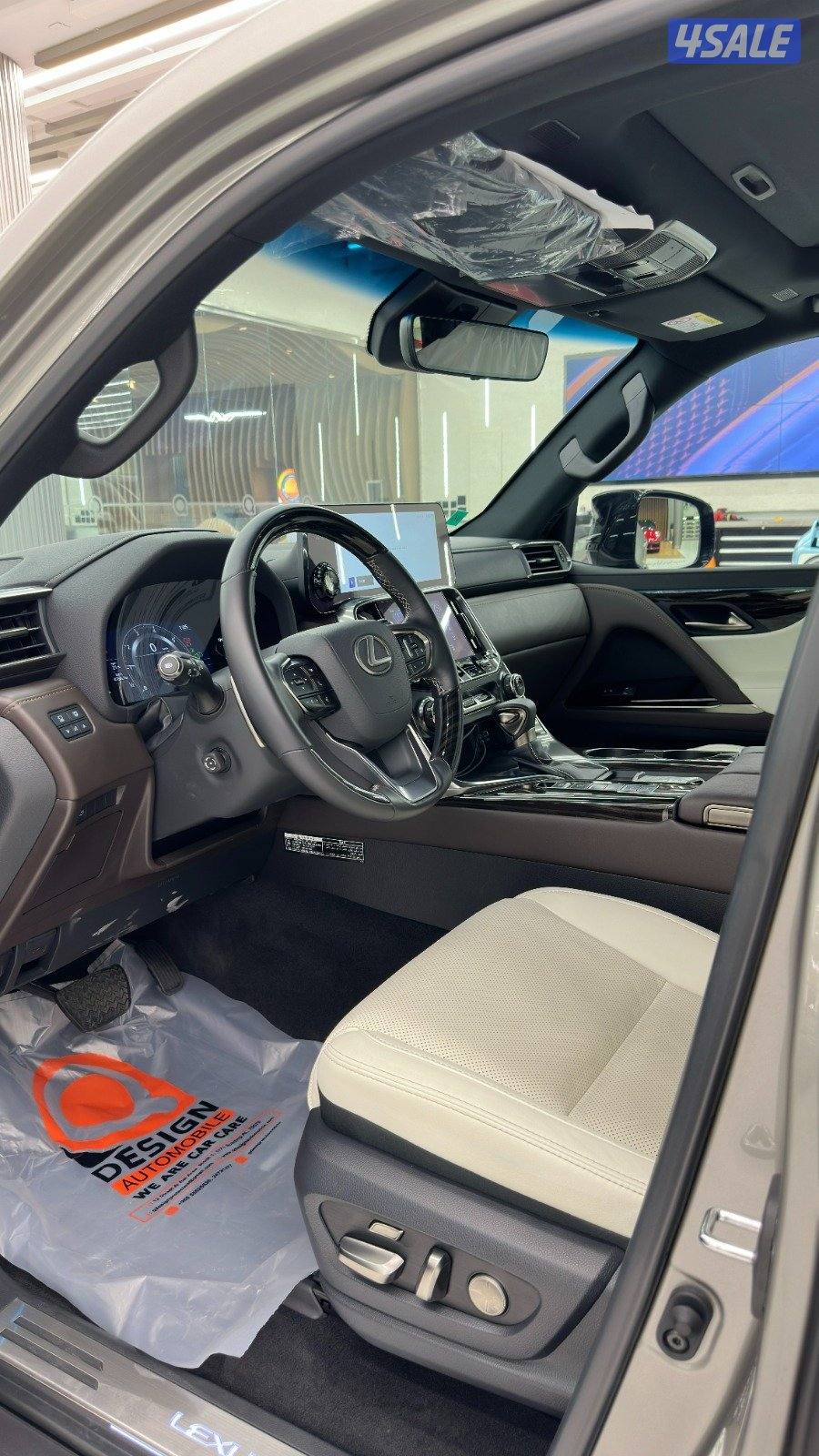 للبيع لكزس lx600 مديل 2023 ماشي ٤الاف فقط عليه إضافات10