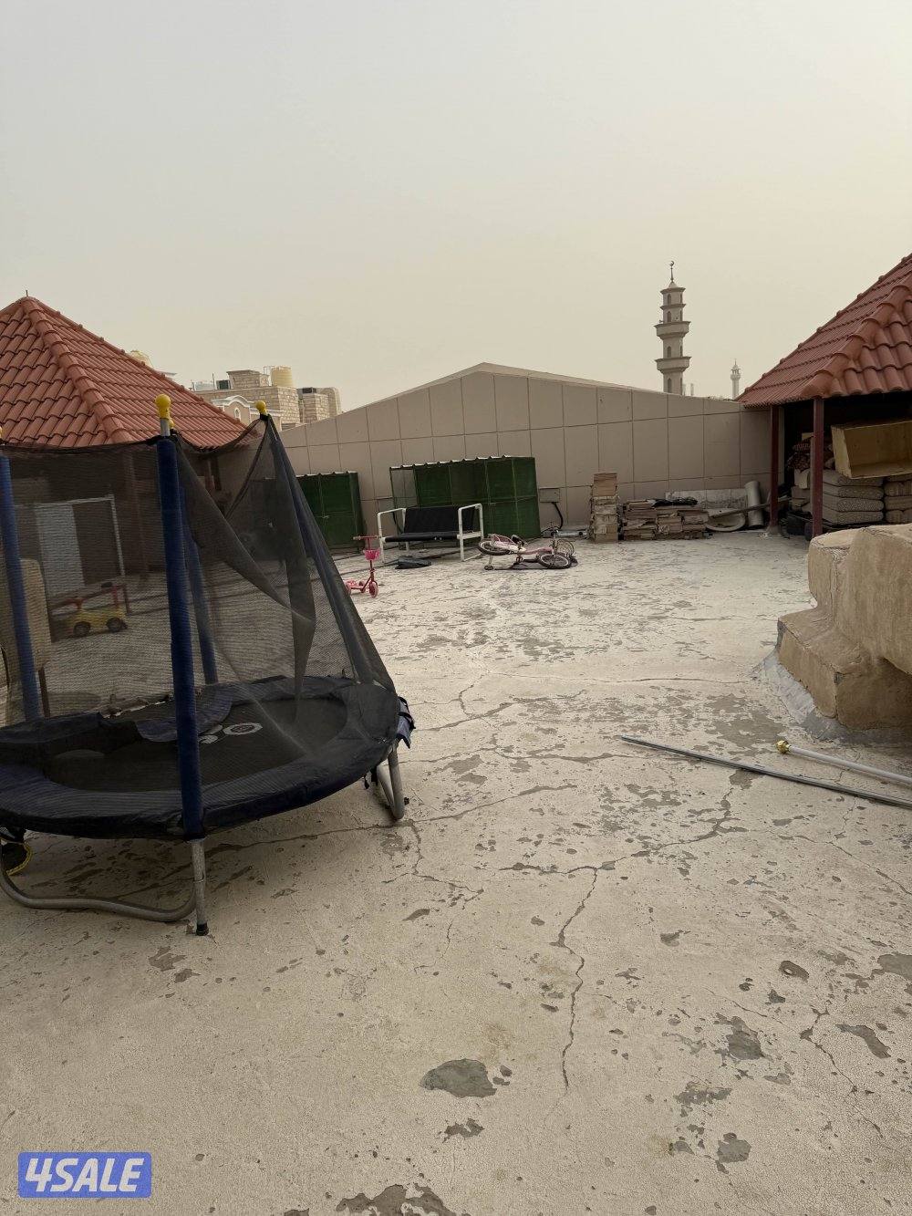 للايجار شقة غرفة وصالةمع حوش السطح2