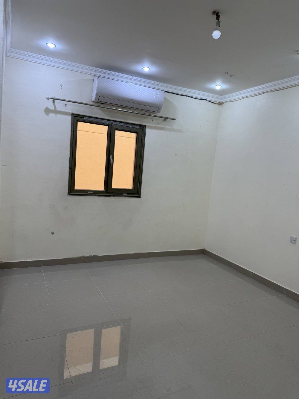 للايجار شقة غرفة وصالةمع حوش السطح5