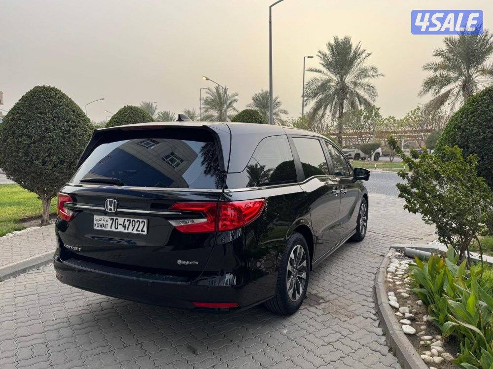 للبيع او للبدل هوندا اوديسي 2023 بحالة ممتازة3