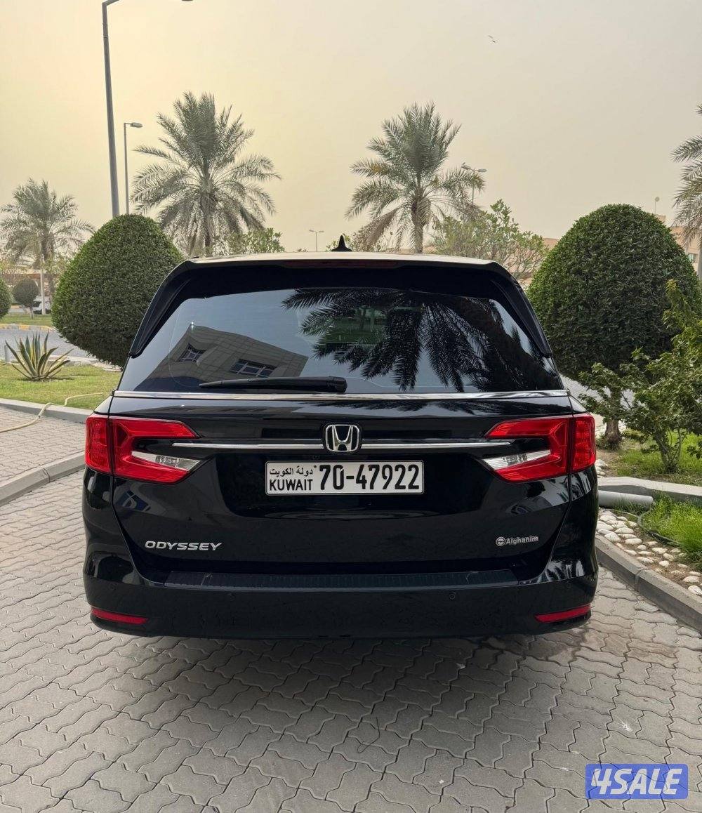 للبيع او للبدل هوندا اوديسي 2023 بحالة ممتازة4