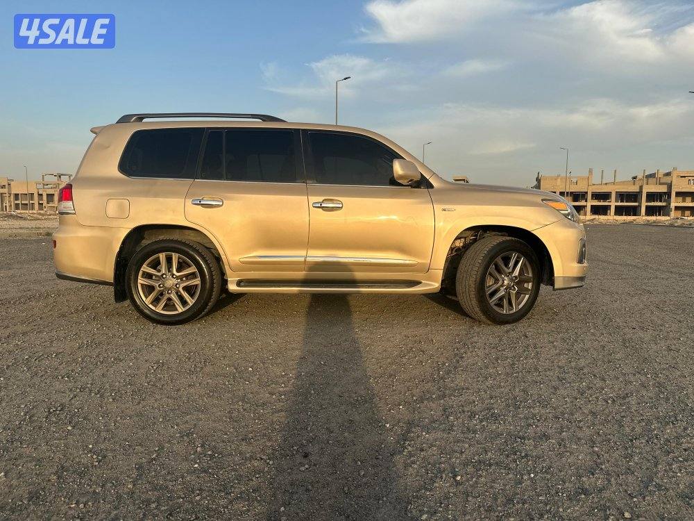 لكزس LX570 موديل 2010 ماشي 300الف شرط الفحص قير مكينة شاصي البدي اصباغ3