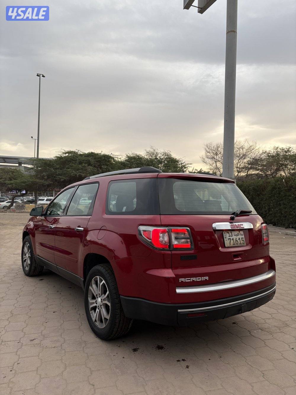 للبيع اكاديا 2014 صبغ وكاله0