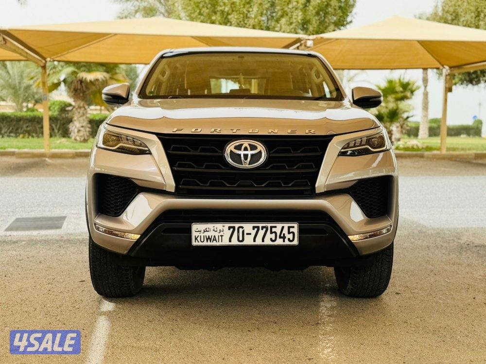 فورتنر موديل 2023 الساير عداد ٦١ الف0