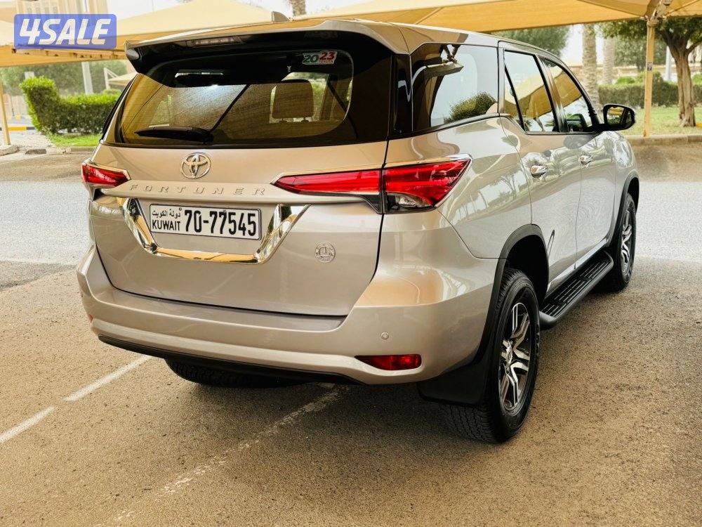 فورتنر موديل 2023 الساير عداد ٦١ الف2