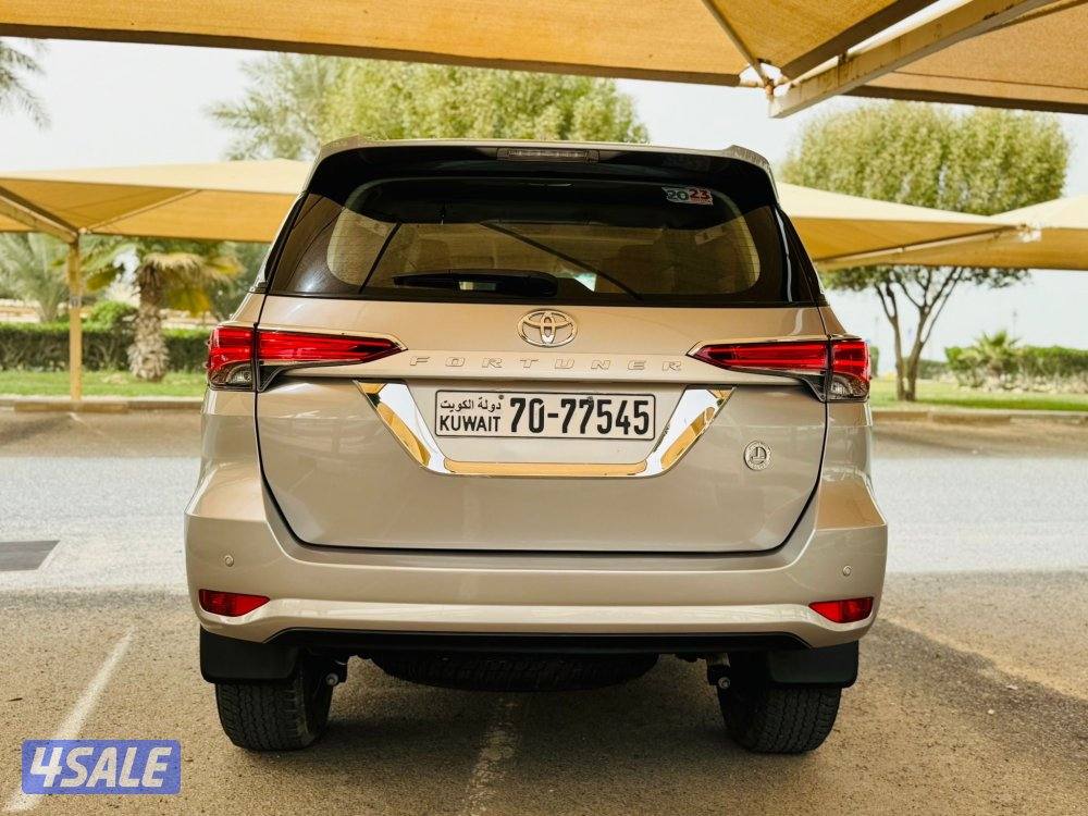 فورتنر موديل 2023 الساير عداد ٦١ الف3