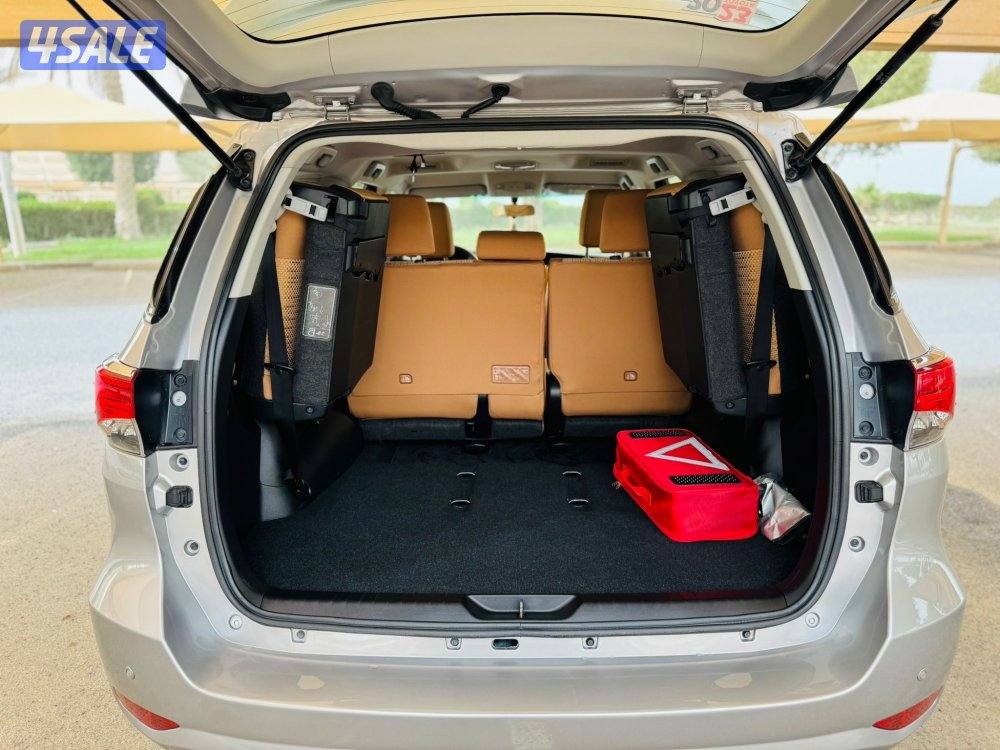 فورتنر موديل 2023 الساير عداد ٦١ الف5