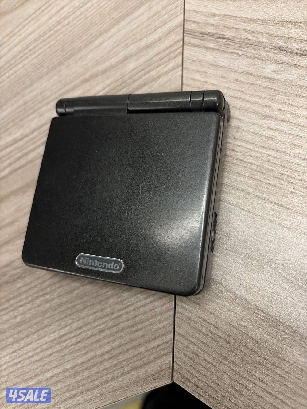 game boy advance SP ( with games.)10