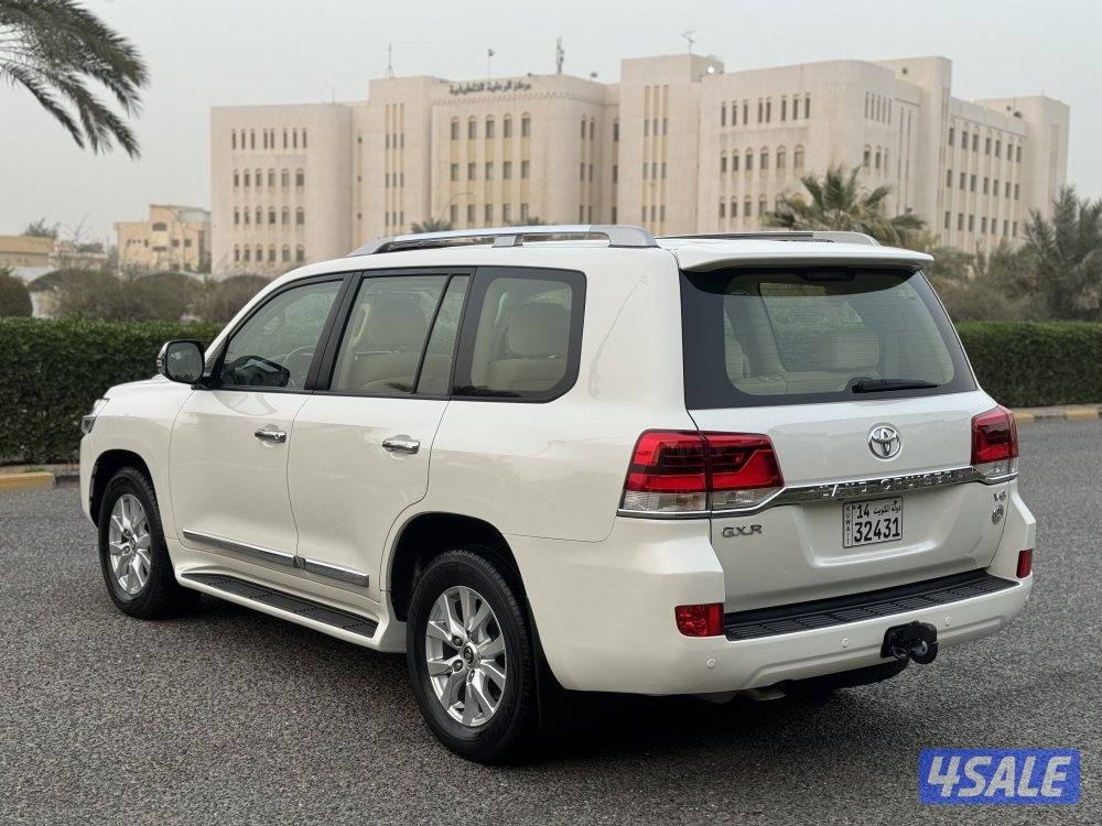 تويوتا لاندكروزر GX_R V6 موديل 2016 بحاله الوكاله4