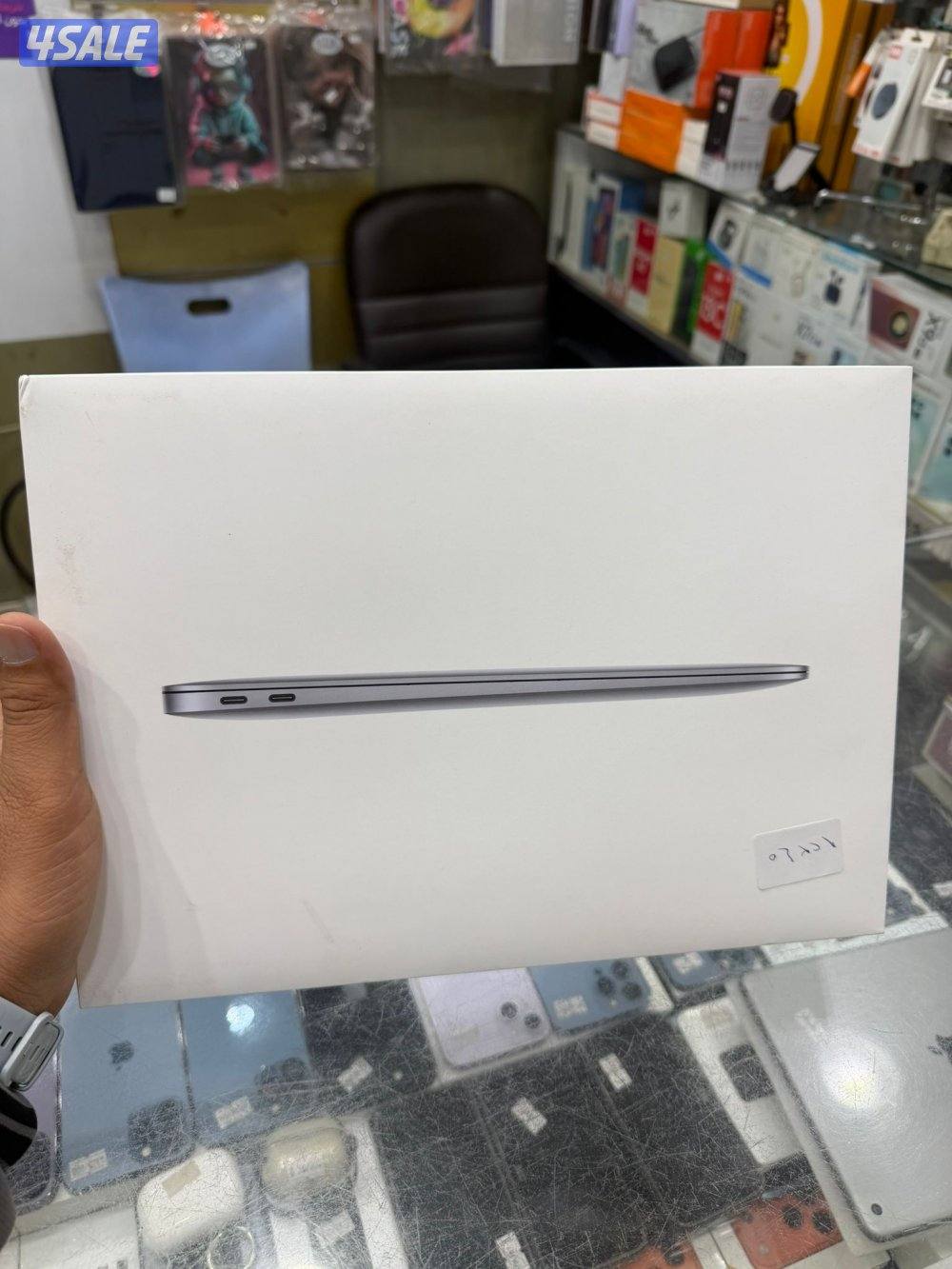 ماك بوك اير m13