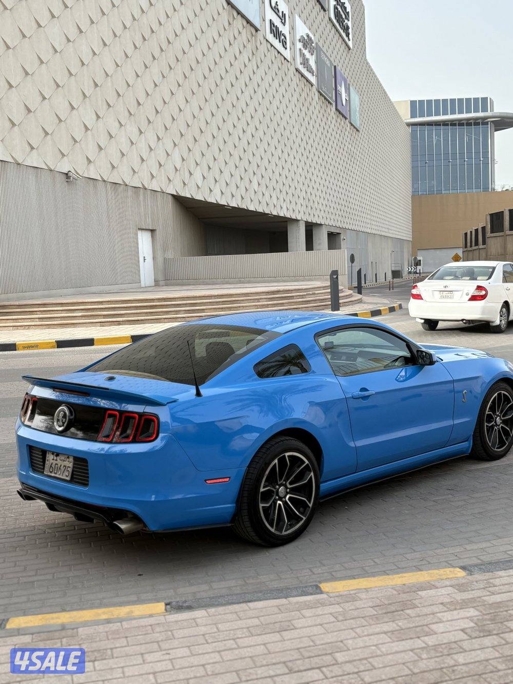 للبيع موستنق قير عادى بحالة ممتازة2