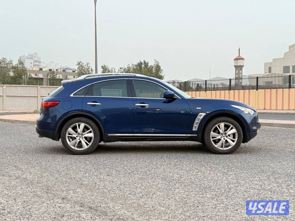 للبيع إنفينتي FX35 موديل 2012 فل أوبشن8