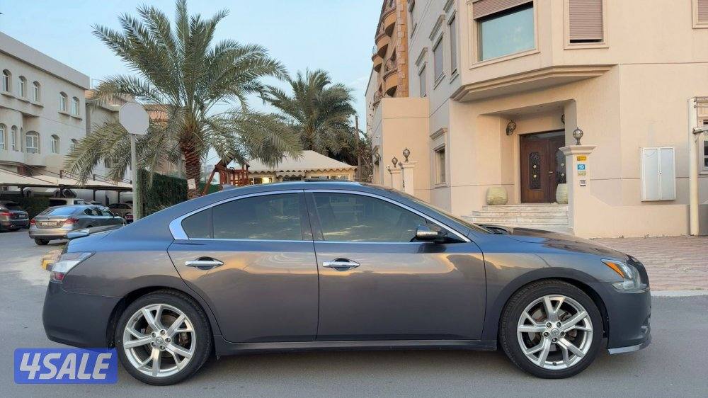 للبيع ماكسيما موديل 2013 الدرجه الأولى فل أبشن  جلد بحاله جداً ممتازه .1