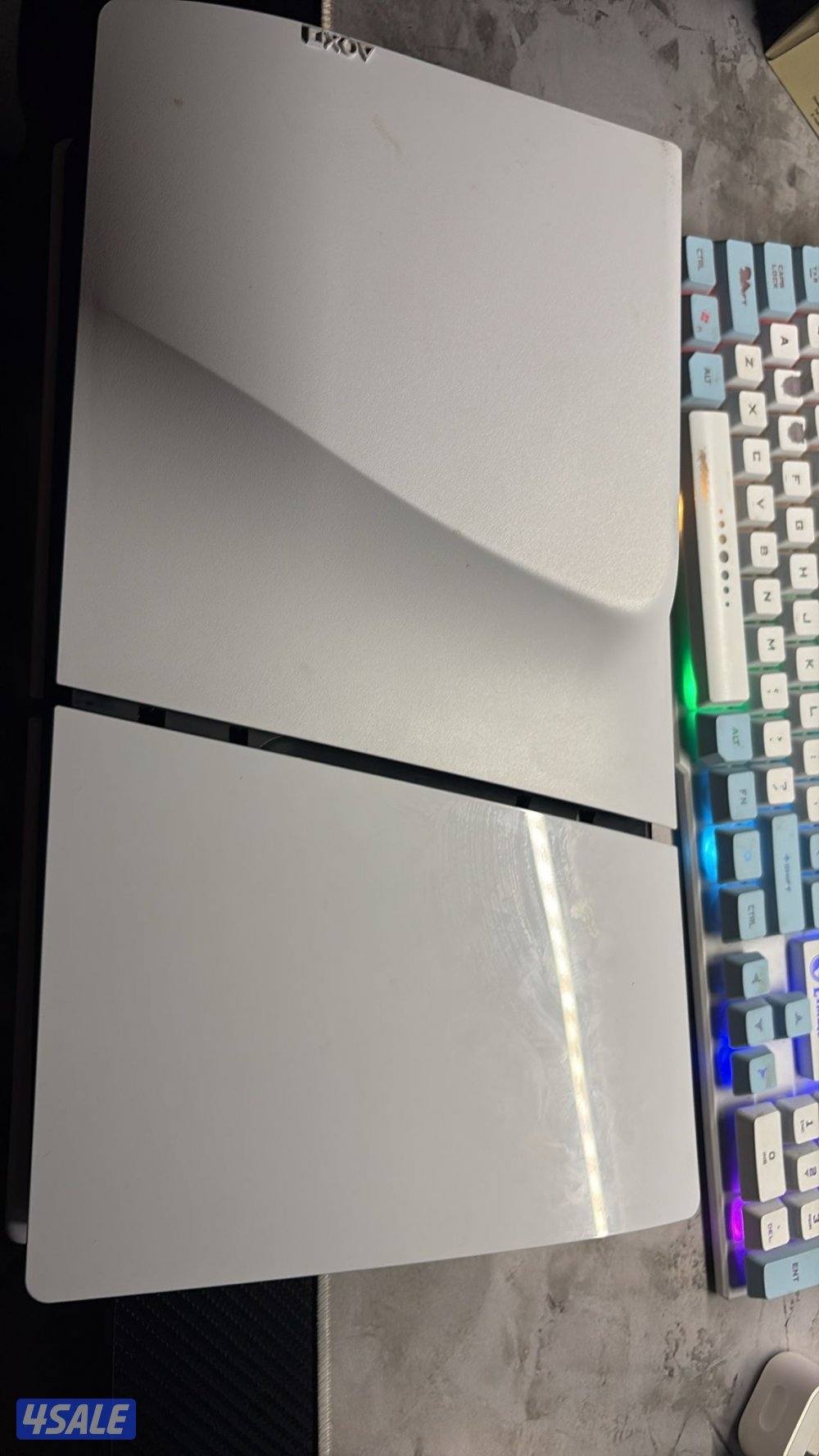 سوني فايف سليم نسخه السي دي والشريط ومستعمل استعمال نظيف جدا خارج وداخ0