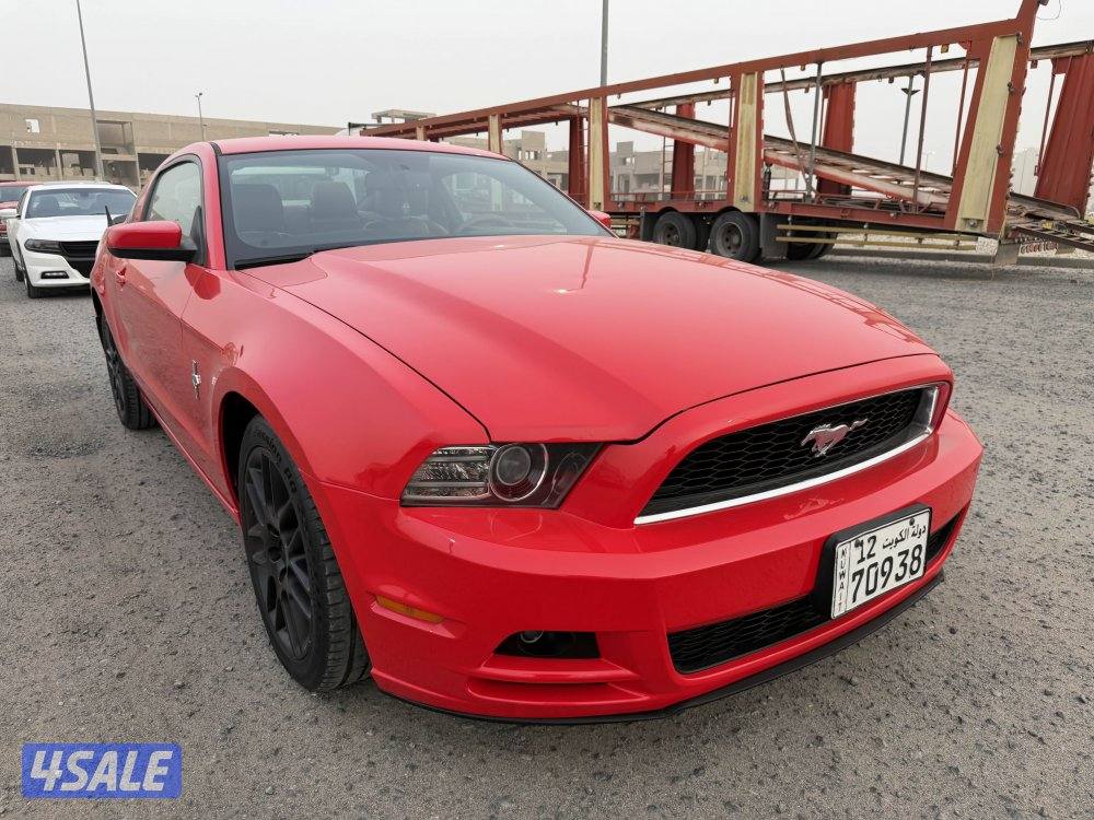 موستانج 2013 بحالة المصنع كالجديد3