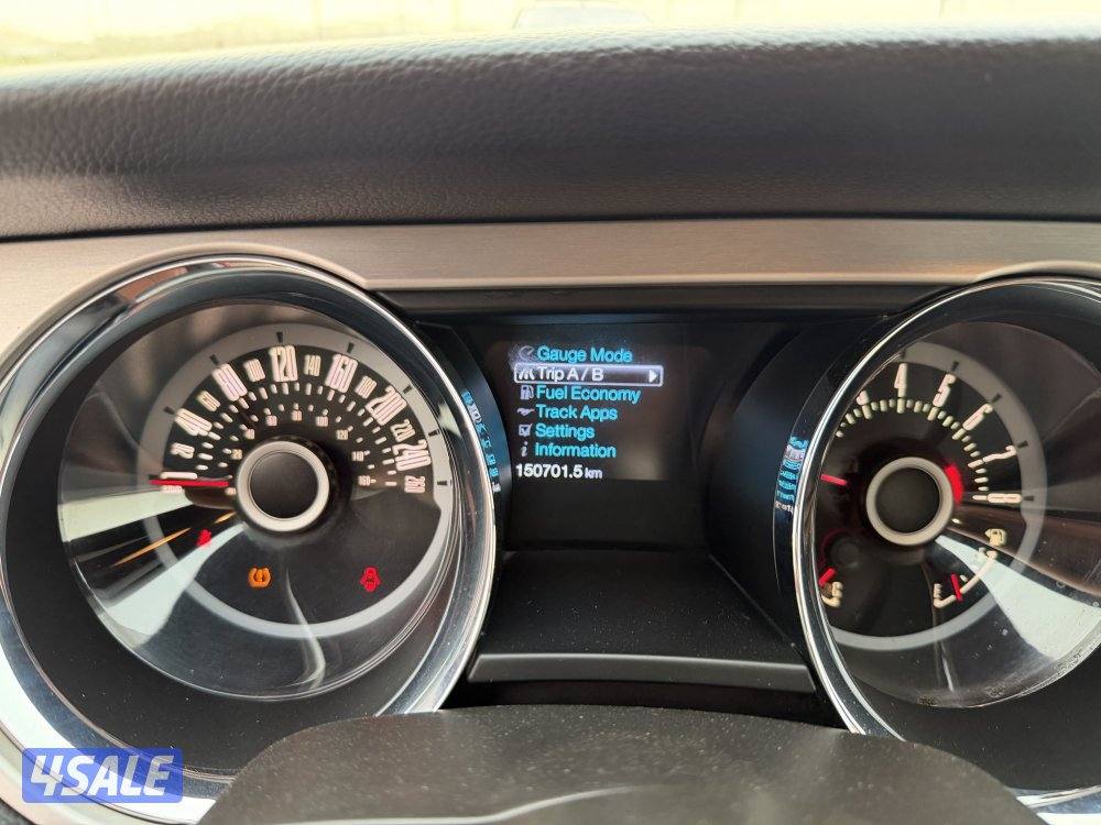 موستانج 2013 بحالة المصنع كالجديد7