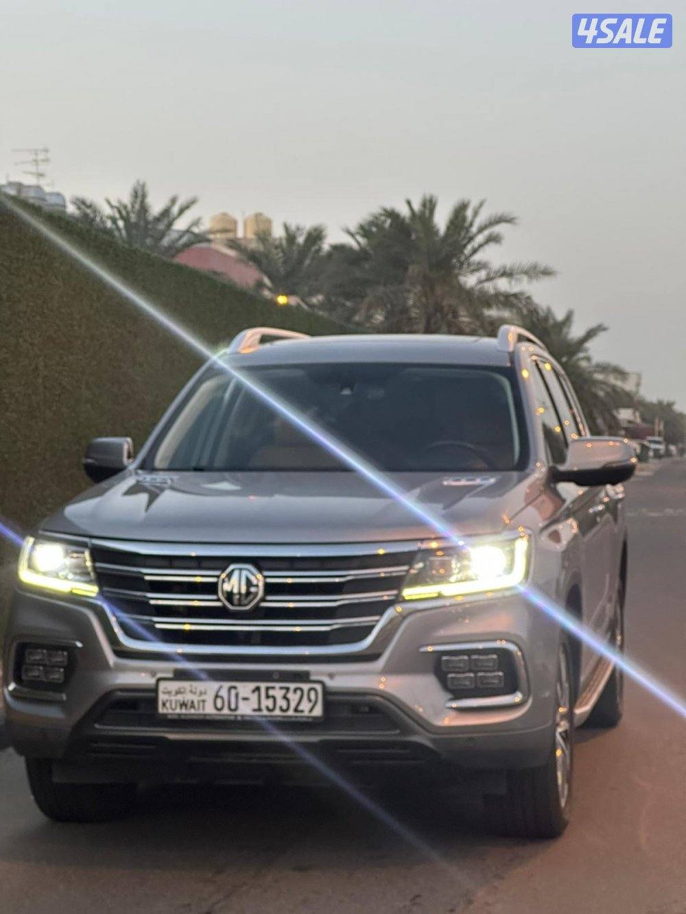 للبيع جيب ام جي RX81