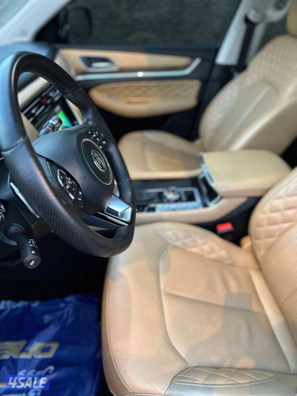 للبيع جيب ام جي RX810