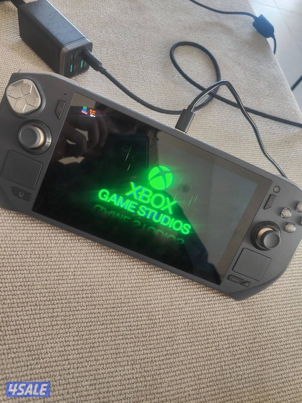 zotac zone game AMOLED1