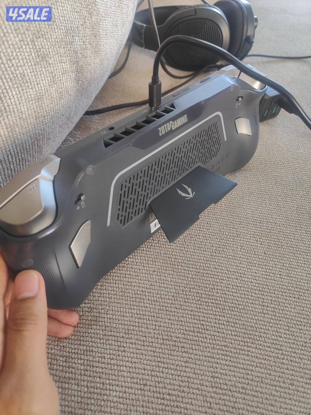 zotac zone game AMOLED5