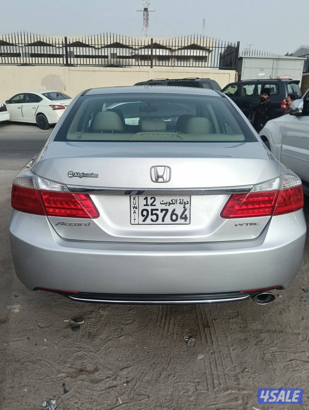 للبيع سياره هوندا اكورد1