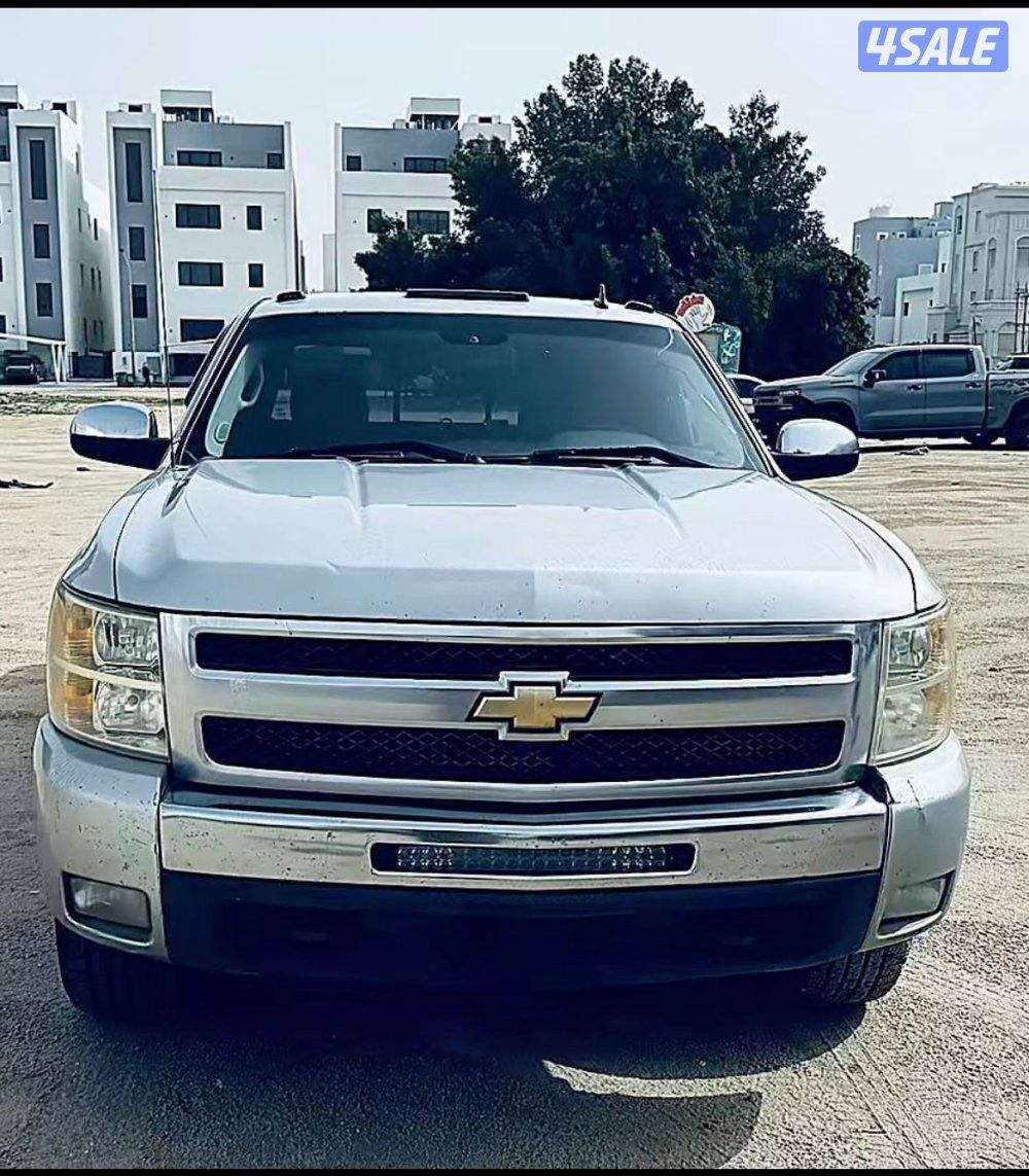 للبيع وانيت سلفرادو ه ونص 20110