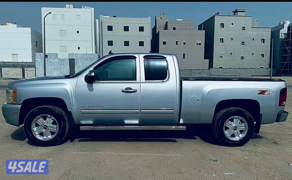 للبيع وانيت سلفرادو ه ونص 20113